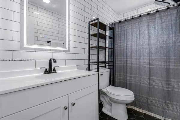 $1,800 | 5300 Washington Street, Unit A137, Hollywood, FL 33021