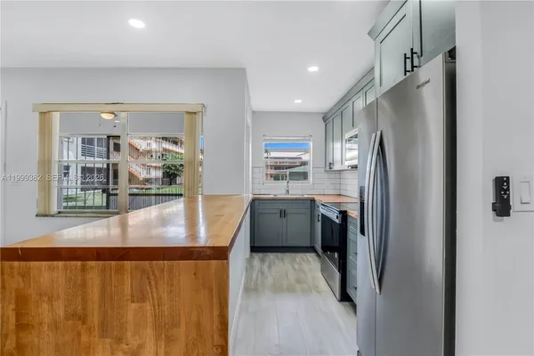 $1,800 | 5300 Washington Street, Unit A137, Hollywood, FL 33021