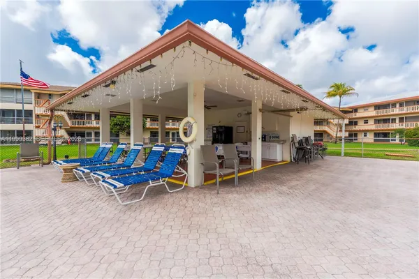 $1,800 | 5300 Washington Street, Unit A137, Hollywood, FL 33021