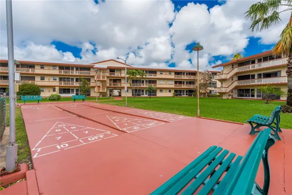 $1,800 | 5300 Washington Street, Unit A137, Hollywood, FL 33021