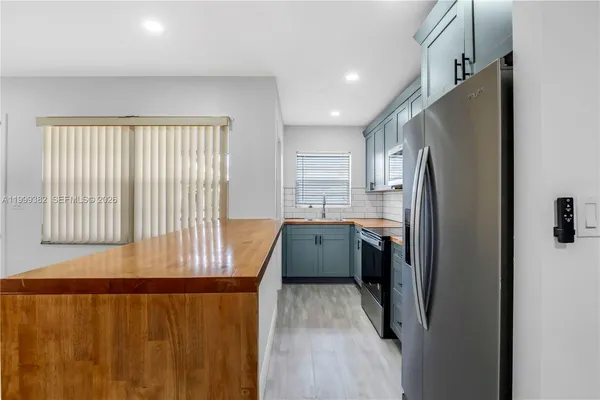 $1,800 | 5300 Washington Street, Unit A137, Hollywood, FL 33021