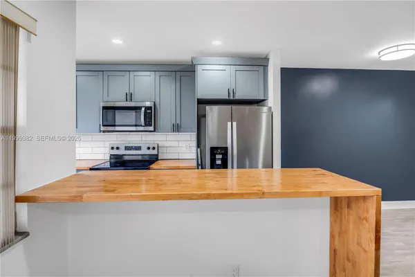 $1,800 | 5300 Washington Street, Unit A137, Hollywood, FL 33021