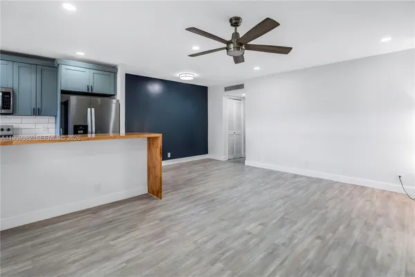 $1,800 | 5300 Washington Street, Unit A137, Hollywood, FL 33021