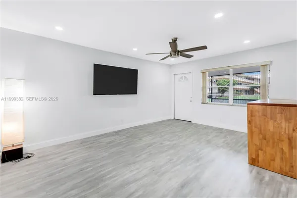 $1,800 | 5300 Washington Street, Unit A137, Hollywood, FL 33021