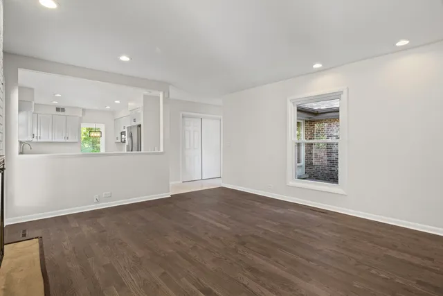 $549,900 | 715 East Valley Lane, Arlington Heights, IL 60004