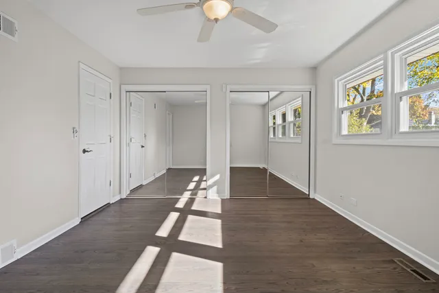 $549,900 | 715 East Valley Lane, Arlington Heights, IL 60004