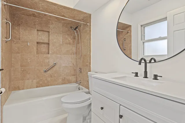 $549,900 | 715 East Valley Lane, Arlington Heights, IL 60004