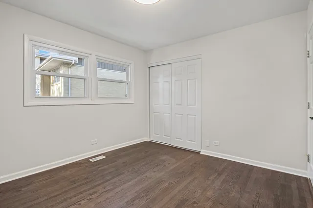 $549,900 | 715 East Valley Lane, Arlington Heights, IL 60004