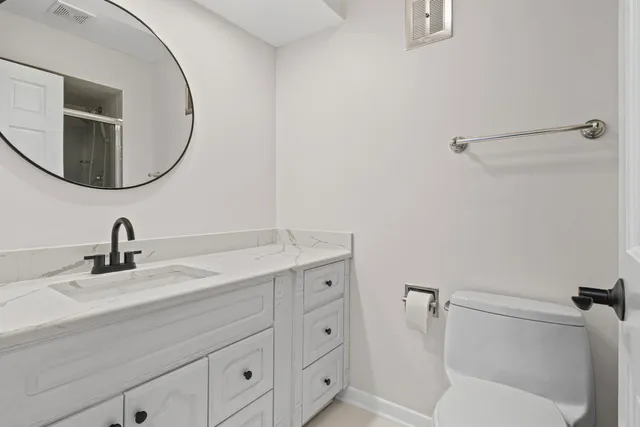 $549,900 | 715 East Valley Lane, Arlington Heights, IL 60004