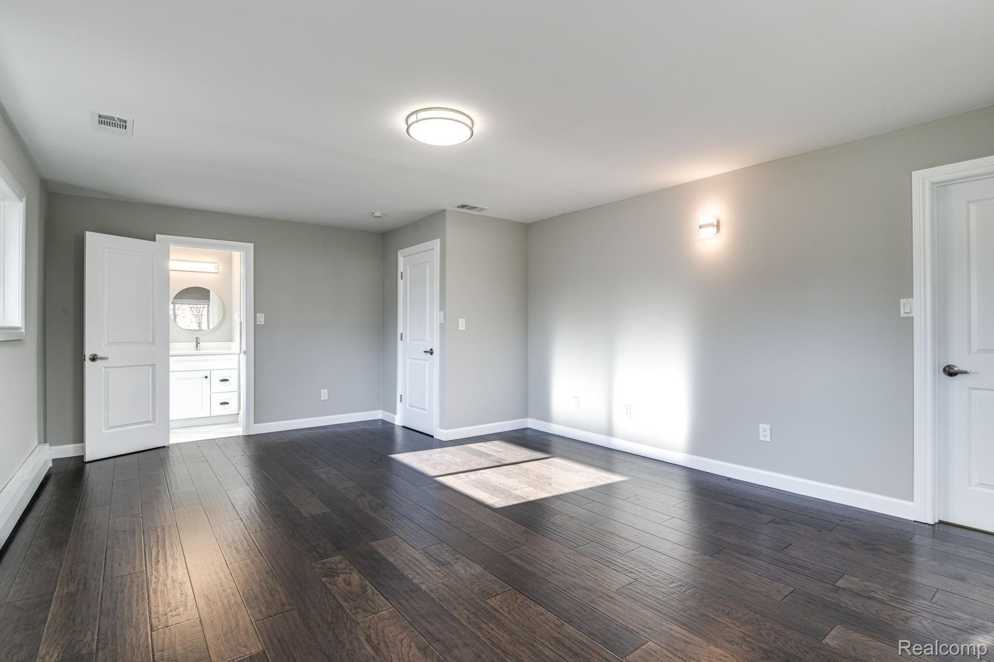 871 Helston Road Bloomfield Hills, MI 48304 - Photo 24 of 33 23-web-or-mls-871 Helston Road, Bloomfield Township-21.jpg