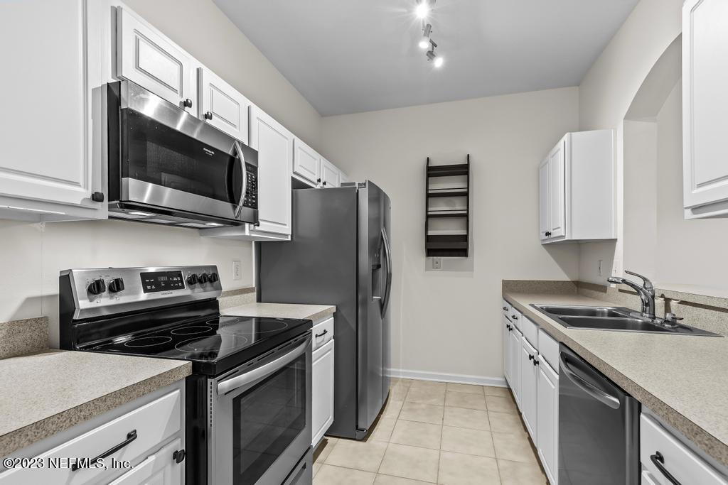 7990 Baymeadows Road East, Unit 601 Jacksonville, FL 32256 - Photo 11 of 47 7990 Baymeadows E #601-11