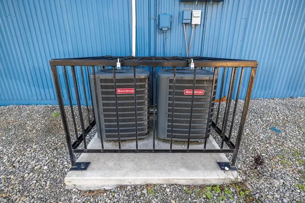 $439,000 | 700 West Street, Sweet Springs, MO 65351