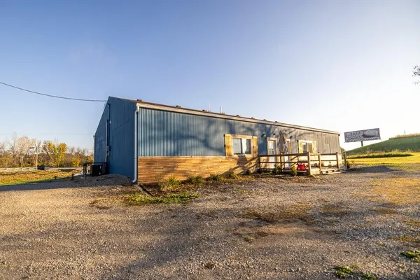 $439,000 | 700 West Street, Sweet Springs, MO 65351