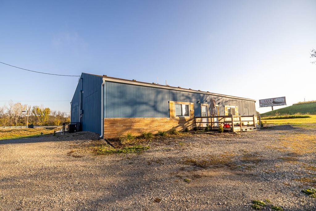 700 West Street Sweet Springs, MO 65351 - Photo 9 of 34