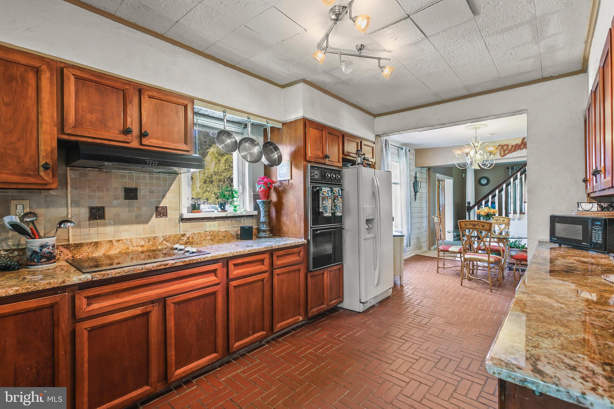 82 Tindall Road Robbinsville, NJ 08691 - Photo 7 of 27