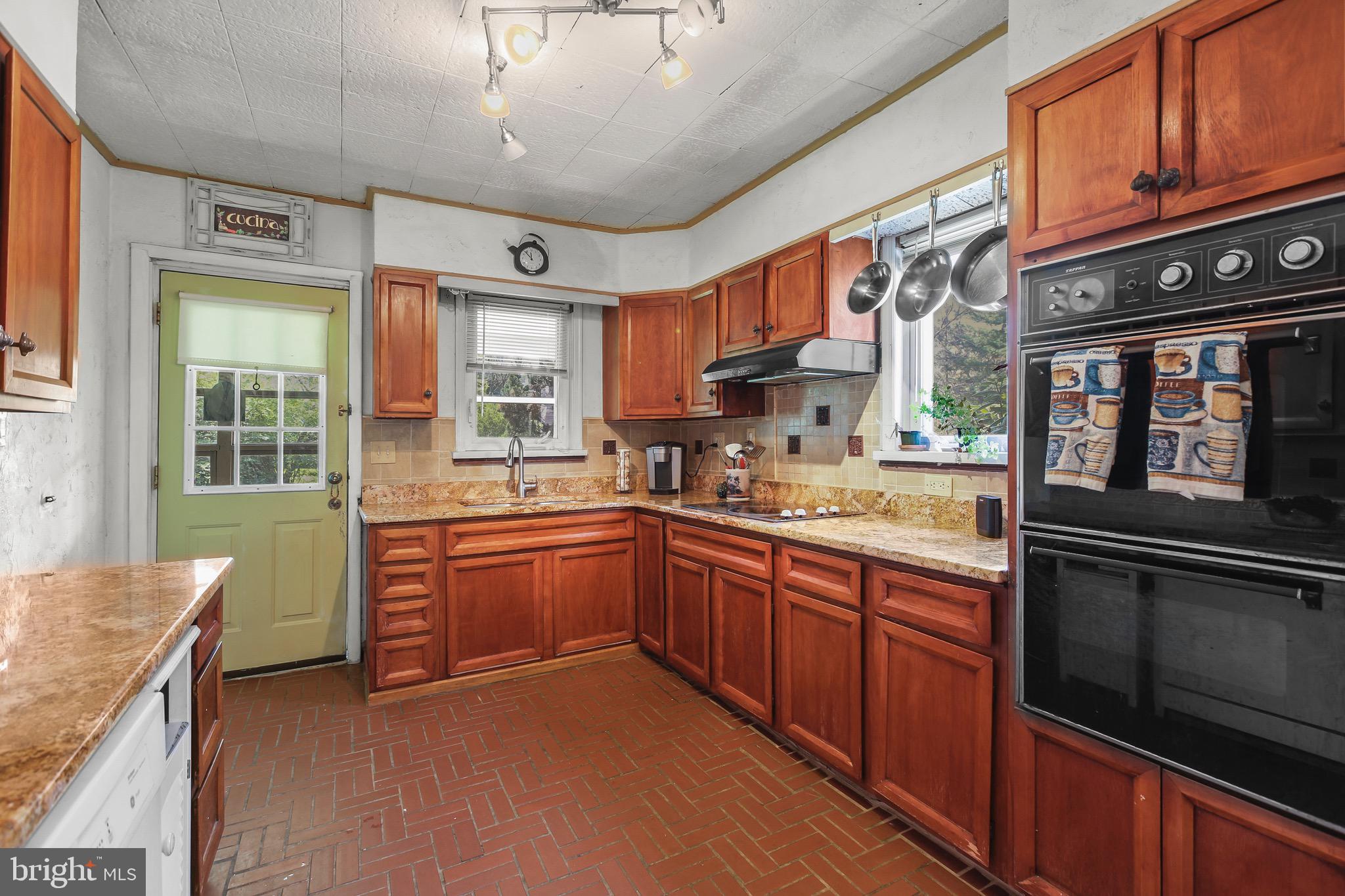 82 Tindall Road Robbinsville, NJ 08691 - Photo 8 of 27