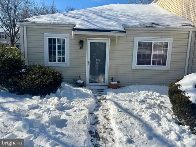 $1,700 | 40 Stoney Point Court, Germantown, MD 20876