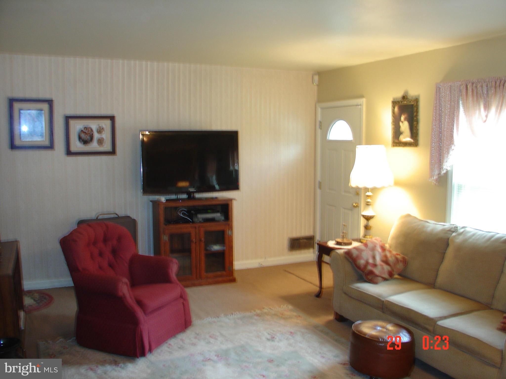 12606 Old Fort Road Fort Washington, MD 20744 - Photo 15 of 23 Living Room