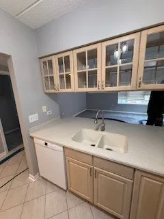 $3,000 | 200 North Addison Avenue, Unit 206, Elmhurst, IL 60126