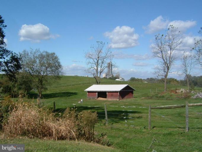 910 Quaker Hill Road Union Bridge, MD 21791 - Photo 4 of 23 Stable