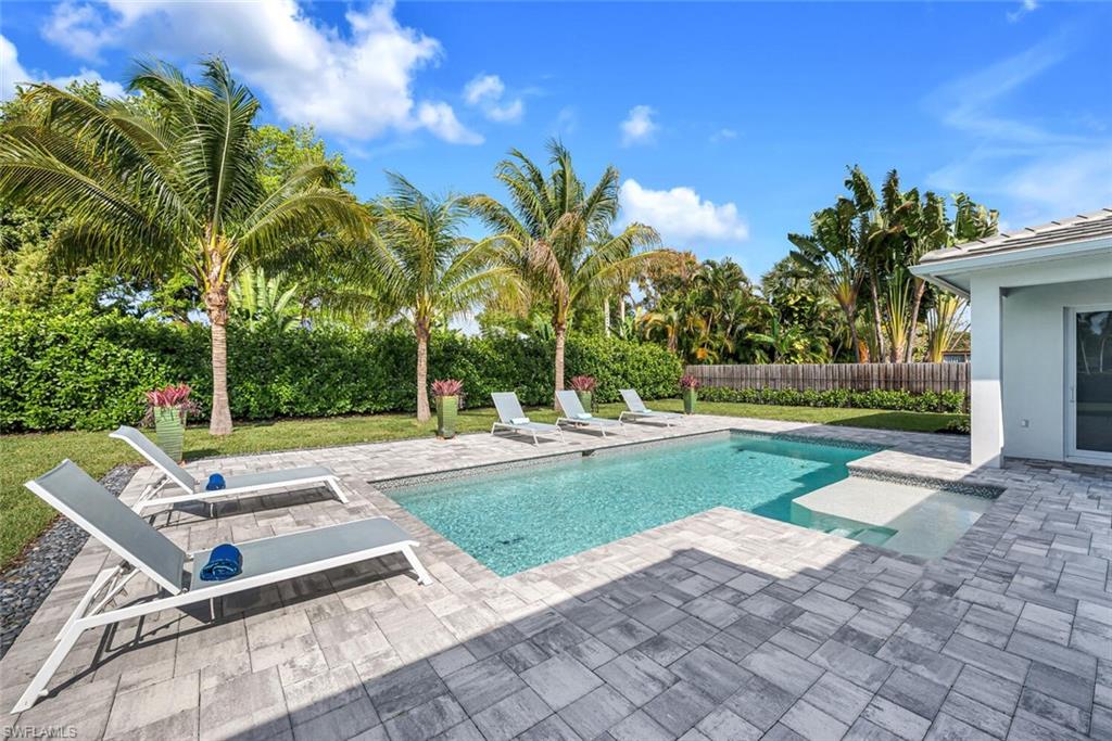 1515 Mandarin Road Naples, FL 34102 - Photo 13 of 15
