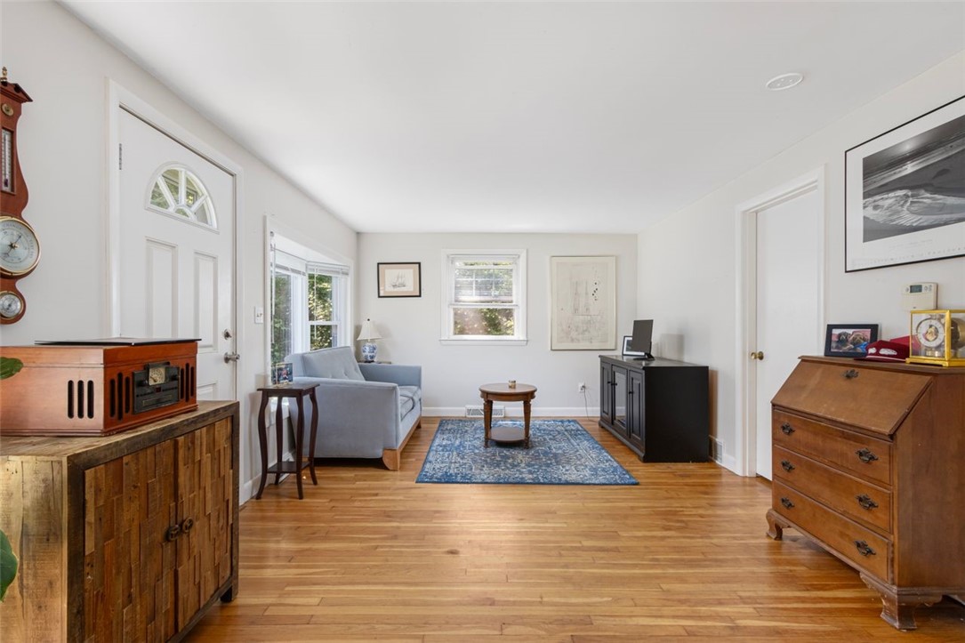 58 Springer Avenue Tiverton, RI 02878 - Photo 9 of 32