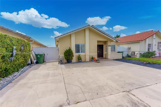 $1,900 | Hialeah, Hialeah, FL 33016