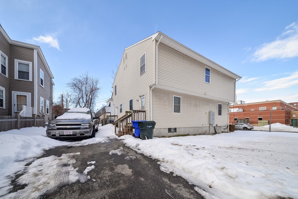 211-213 William Street Springfield, MA 01105 - Photo 9 of 11 Gallery Image 9