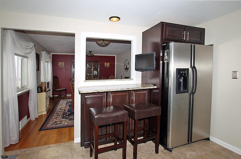 698 Lindsay Road Carnegie, PA 15106 - Photo 11 of 22 Gallery Image 11