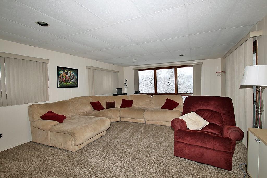 698 Lindsay Road Carnegie, PA 15106 - Photo 12 of 22 Gallery Image 12