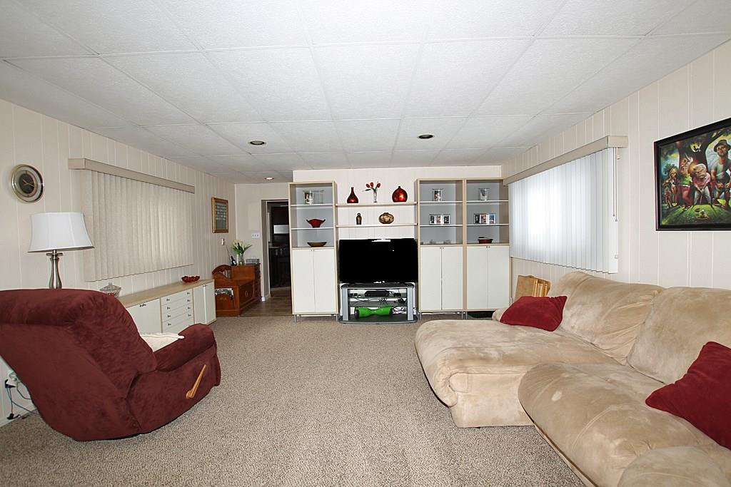 698 Lindsay Road Carnegie, PA 15106 - Photo 13 of 22 Gallery Image 13