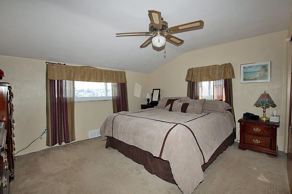 698 Lindsay Road Carnegie, PA 15106 - Photo 15 of 22 Gallery Image 15