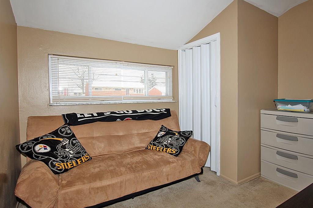 698 Lindsay Road Carnegie, PA 15106 - Photo 18 of 22 Gallery Image 18