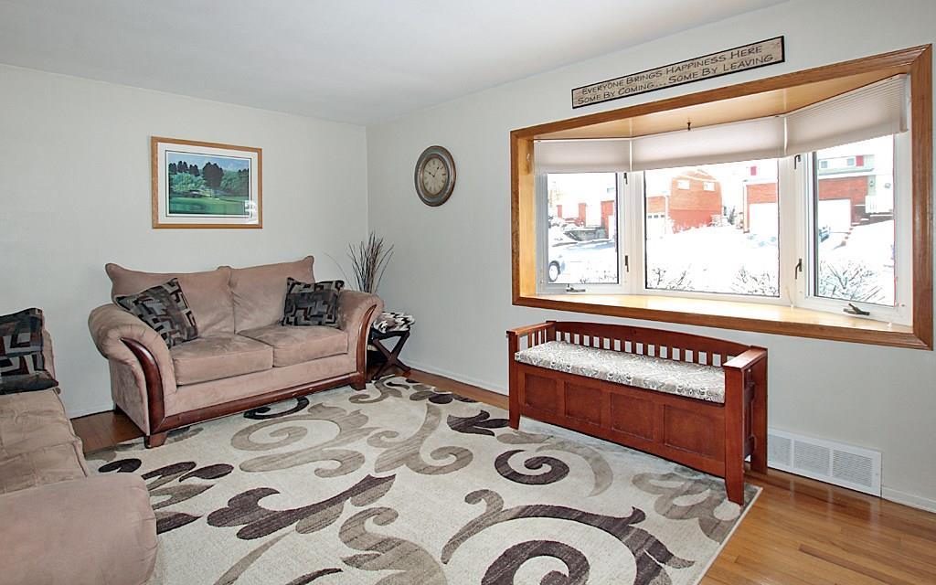 698 Lindsay Road Carnegie, PA 15106 - Photo 6 of 22 Gallery Image 6