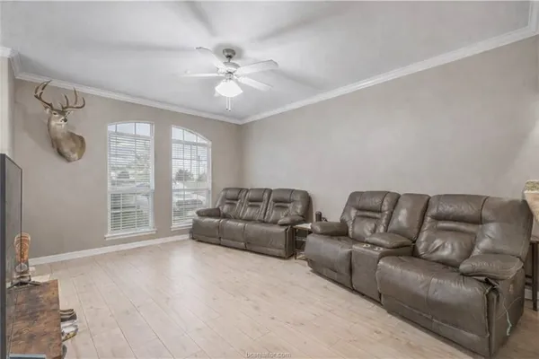 $2,500 | 1198 Jones-Butler Road, Unit 2109, College Station, TX 77840