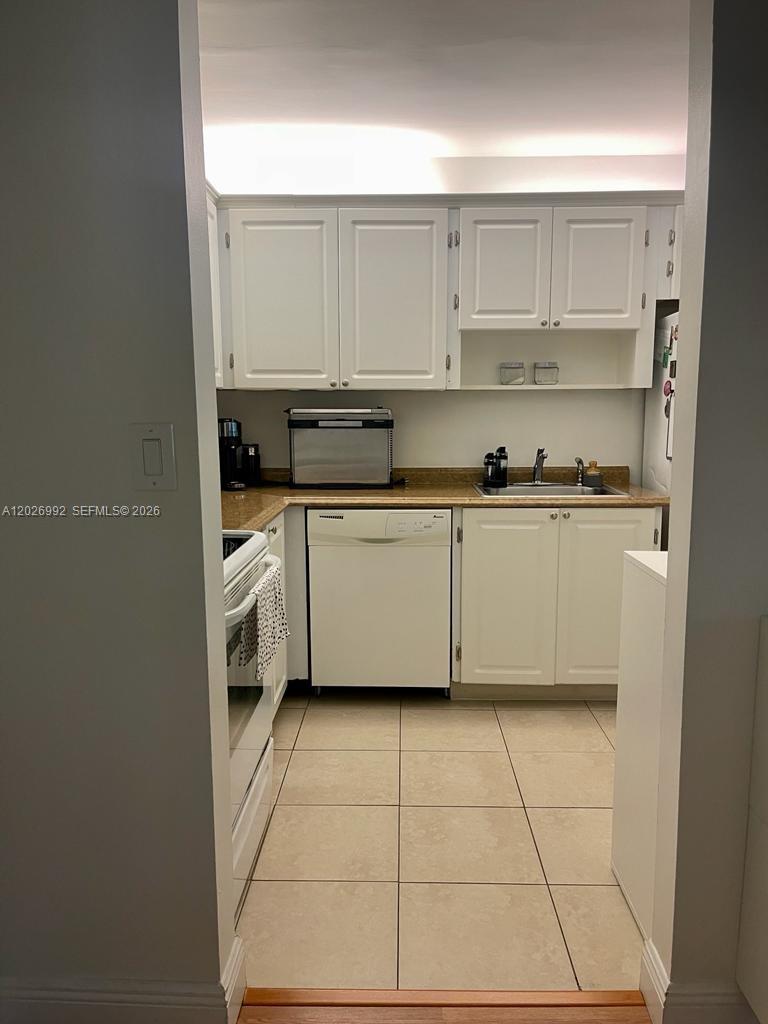 301 Racquet Club Road, Unit 305 Weston, FL 33326 - Photo 7 of 31