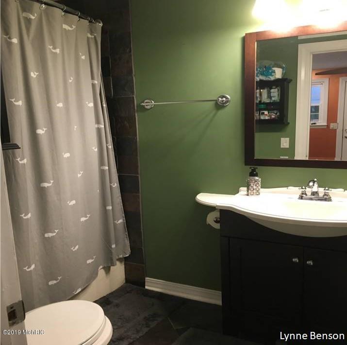 7614 Cascade Road Southeast Grand Rapids, MI 49546 - Photo 11 of 15 Bathroom 7614 cascade road Grand Rapids
