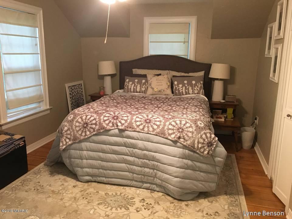 7614 Cascade Road Southeast Grand Rapids, MI 49546 - Photo 14 of 15 Bedroom 2 7614 Cascade Road Grand Rapids