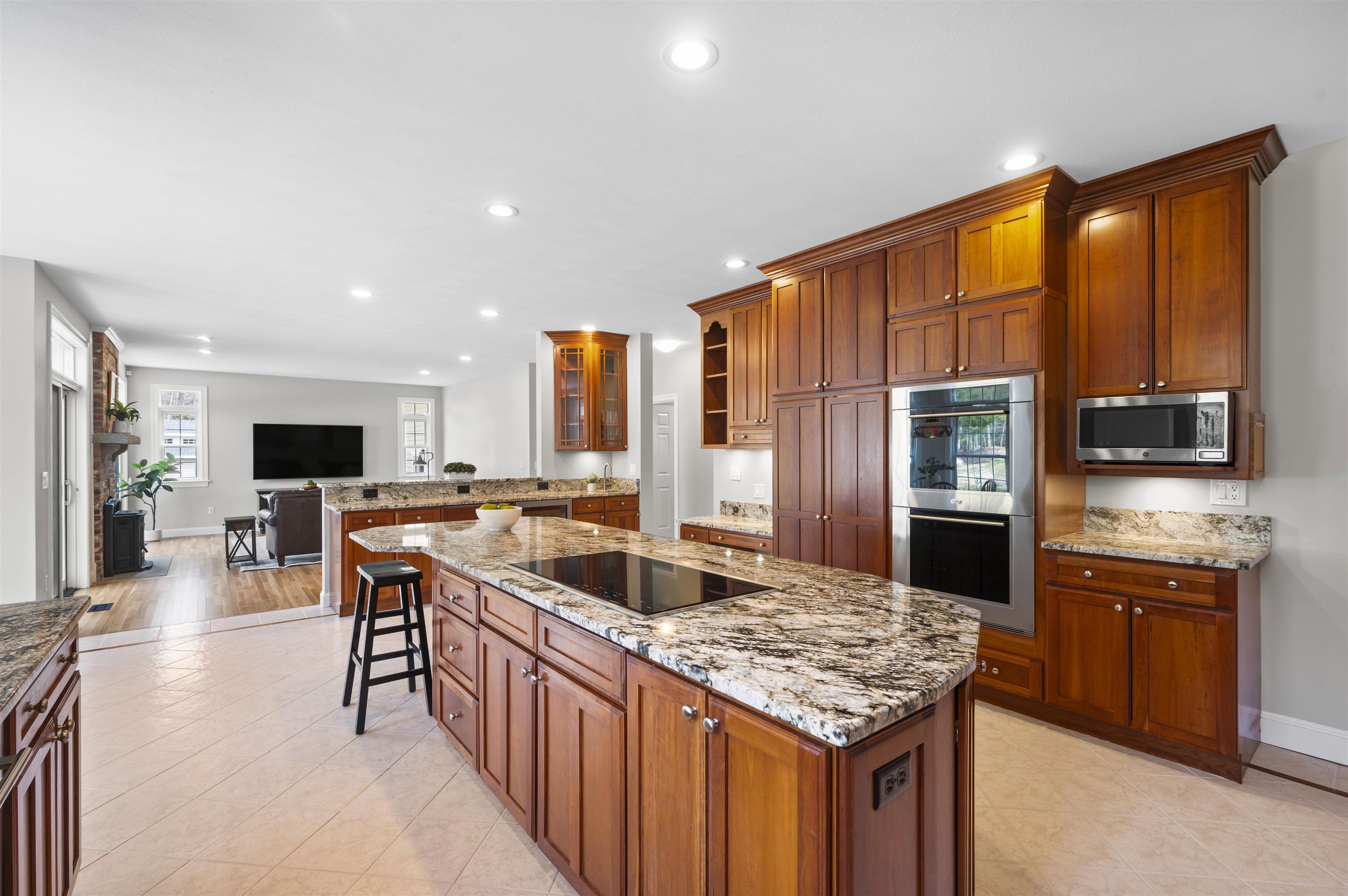 55 The Flume Amherst, NH 03031 - Photo 11 of 56