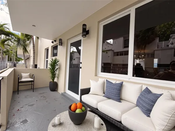 $2,400 | 1904 Southwest 17th Avenue, Unit 3, Miami, FL 33145