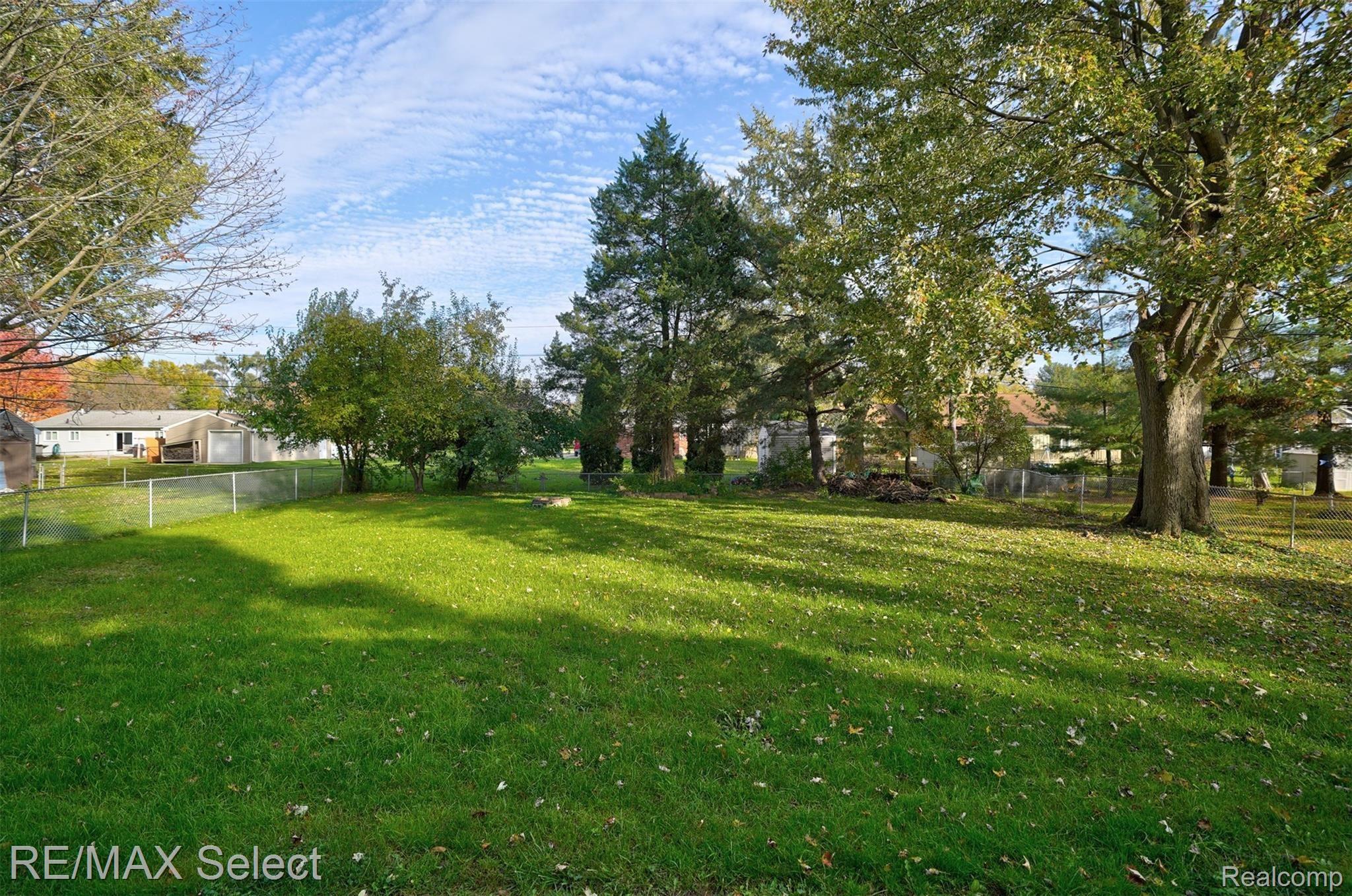 45400 Fairchild Road Macomb, MI 48042 - Photo 3 of 24 45400 Fairchild Rd 05.jpg