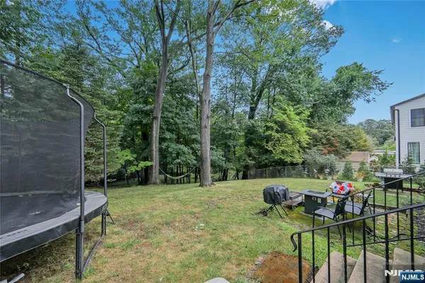 $2,900 | 270 Glen Avenue, Dumont, NJ 07628
