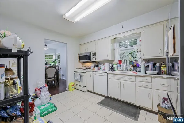$2,900 | 270 Glen Avenue, Dumont, NJ 07628