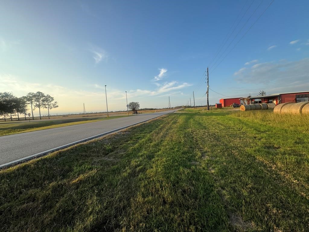 45 County Road 45 Angleton, TX 77515 - Photo 5 of 16 a big yard with lots of green space