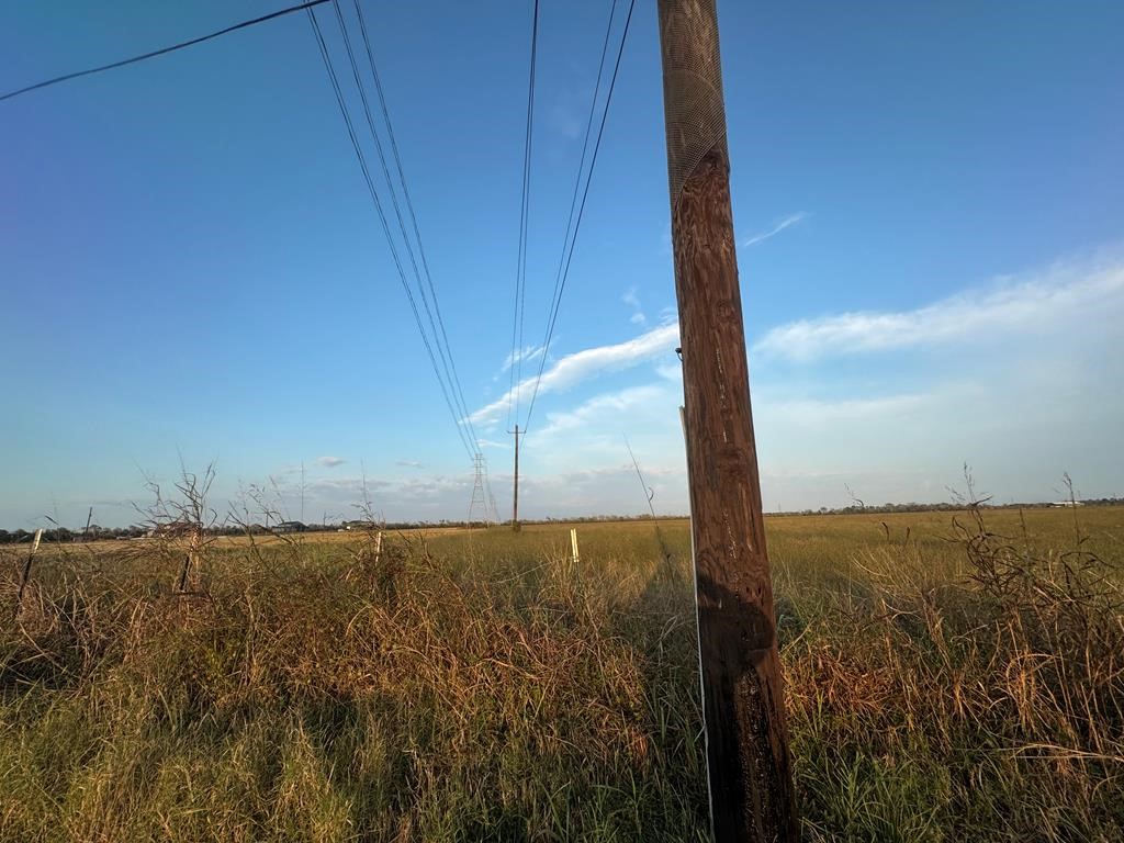 45 County Road 45 Angleton, TX 77515 - Photo 7 of 16 a view of an ocean