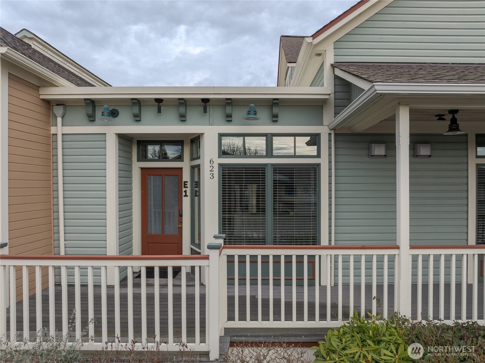 623 Morris Street, Unit E1 La Conner, WA 98257 - Photo 3 of 22