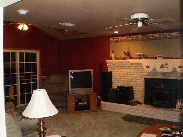 6423 Tupelo Road Allentown, PA 18104 - Photo 4 of 39 Gallery Image 4