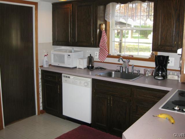 6423 Tupelo Road Allentown, PA 18104 - Photo 8 of 39 Gallery Image 8