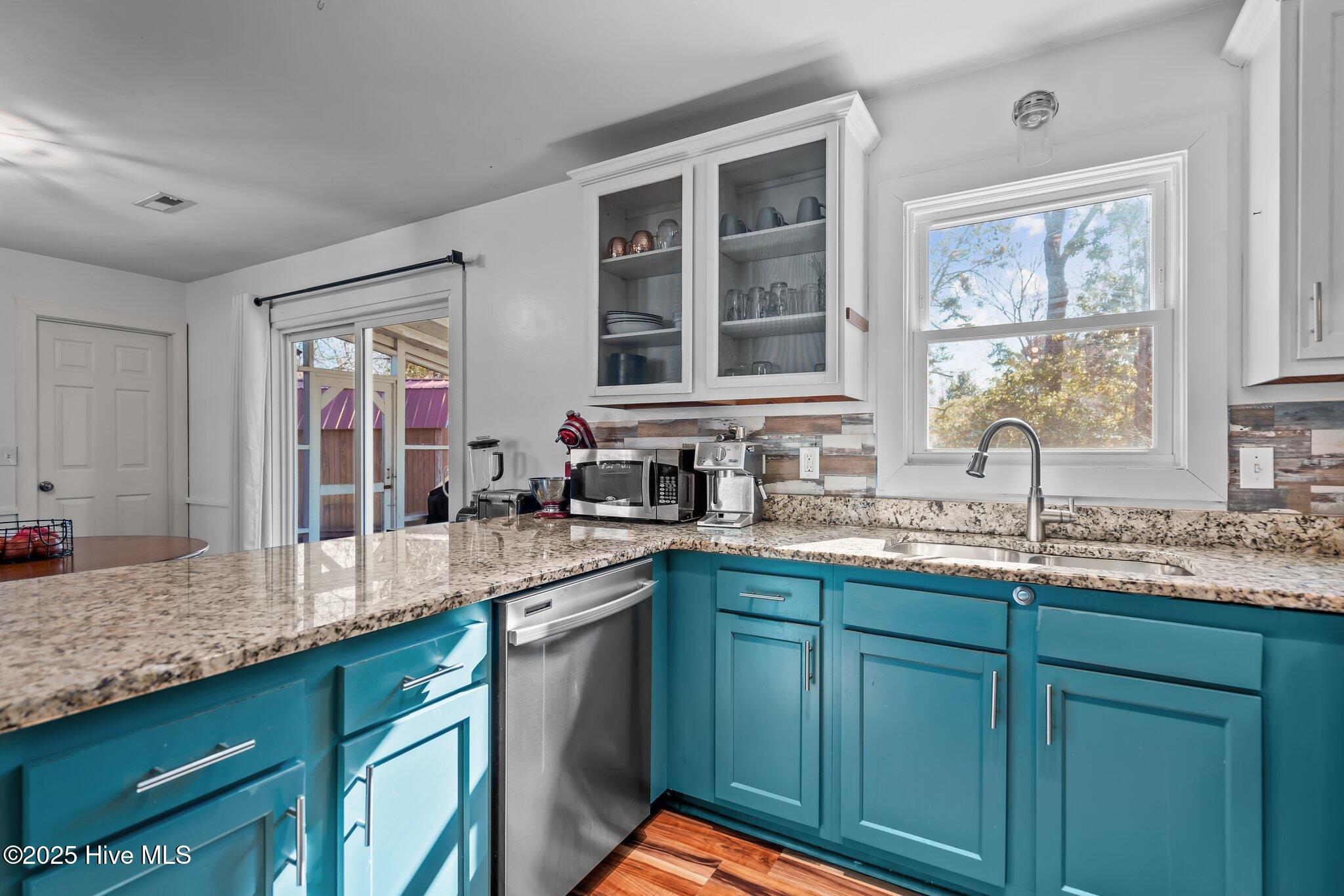 205 North Hampton Road Wilmington, NC 28409 - Photo 16 of 38 17-web-or-mls-DSC02911