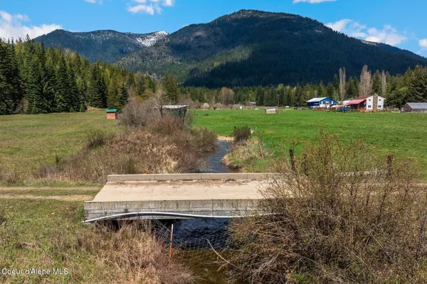 $325,000 | 2359 East Spring Creek Road, Clark Fork, ID 83811